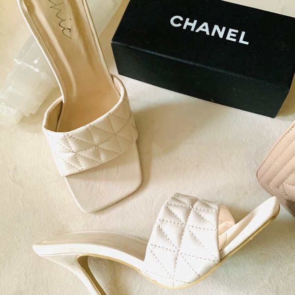 •Kelly• Quilted Slide Heel Sandal - Picture 2 of 8